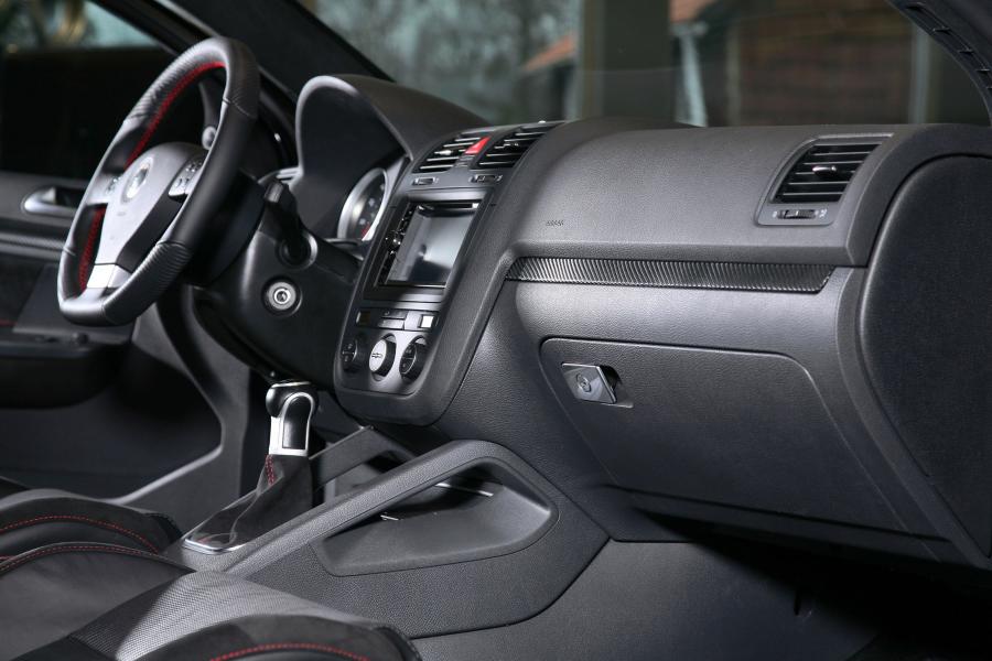  Volkswagen Golf GTi by SKN 2012 года  (фото 7 из 25)